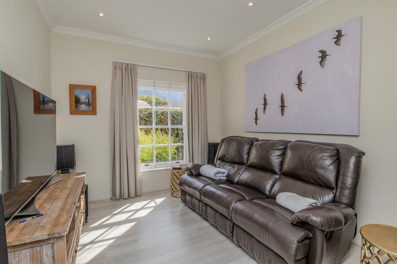 To Let 3 Bedroom Property for Rent in Constantia Western Cape